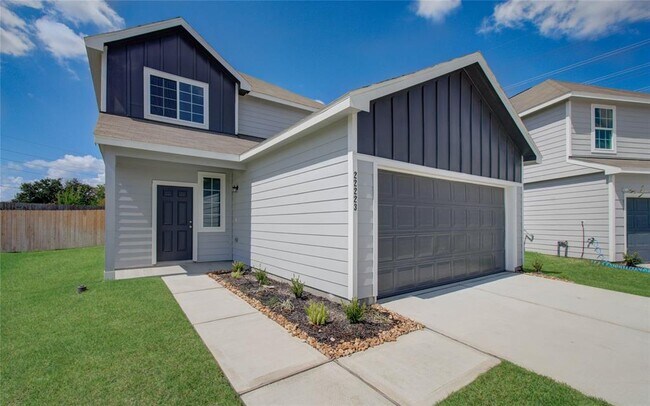 Foto del edificio - 22223 Regal Heights Dr