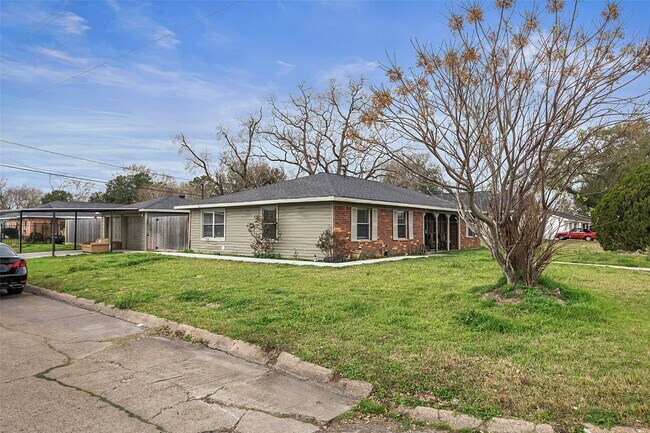 Building Photo - 5303 Heatherbrook Dr