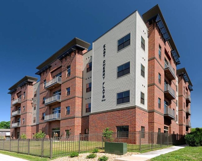 Building Photo - East Cherry Flats