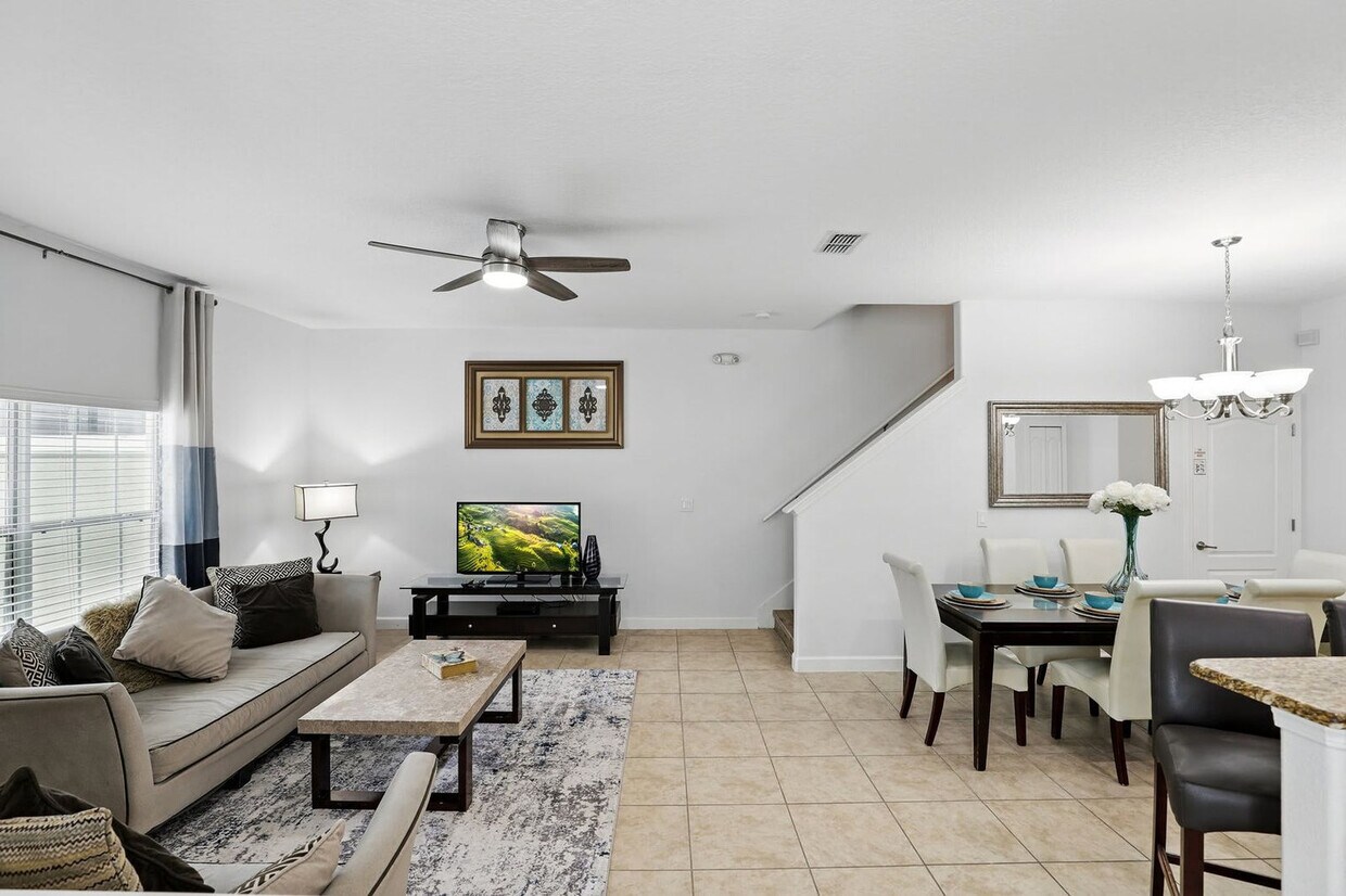 Foto principal - 8949 Bismarck Palm Rd