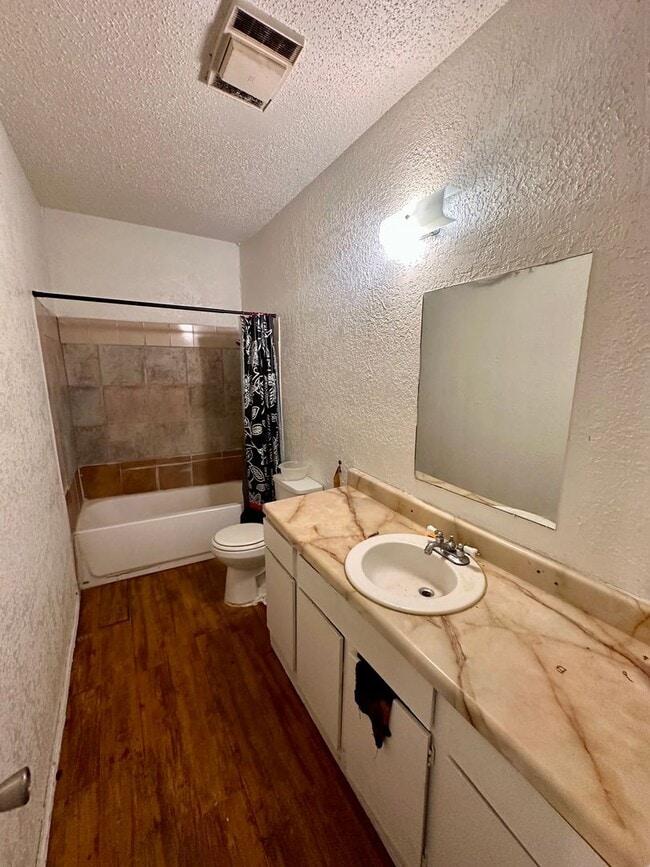 Building Photo - 3004-3006 K Avenue