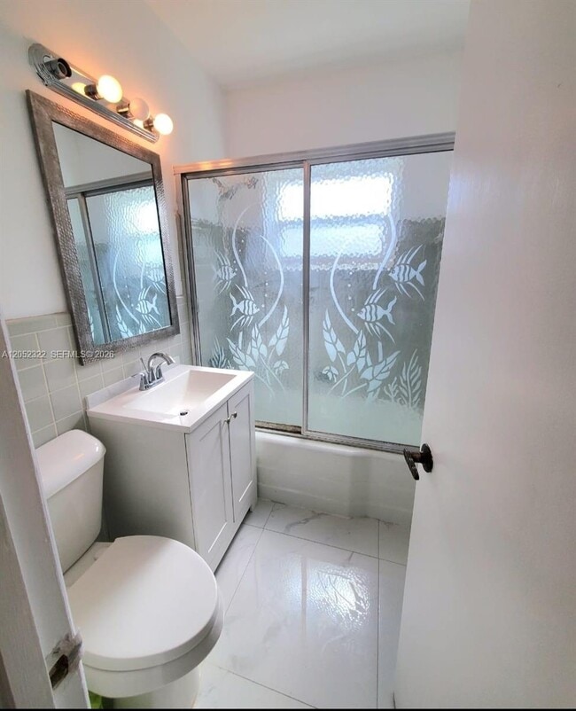 Foto del edificio - 1435 NE 179th St