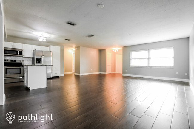 Building Photo - 2907 Norwich Drive West, Bradenton, FL, 34205