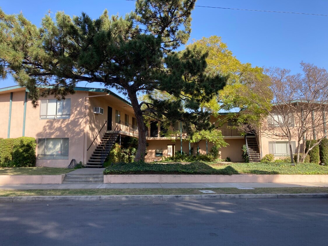 Primary Photo - 5550 Denny Ave