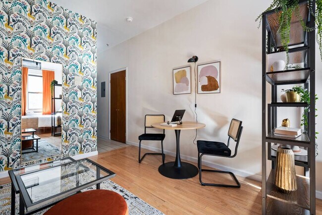 Foto del edificio - 416 W 49th St