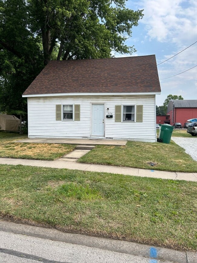 Building Photo - Close to town 2 Bedroom 1 Bath