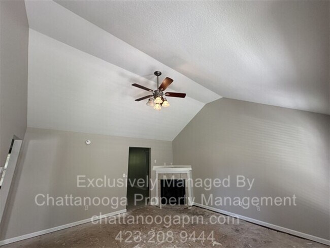 Foto del edificio - 87 Manor Dr
