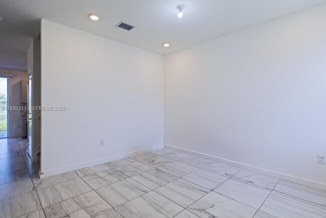 Foto del edificio - 1014 SE 23rd Ave