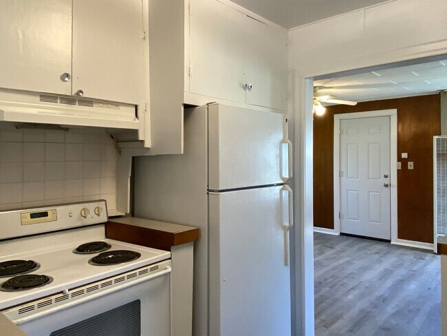 Foto del edificio - Darling One Bedroom House in the Heart of ...