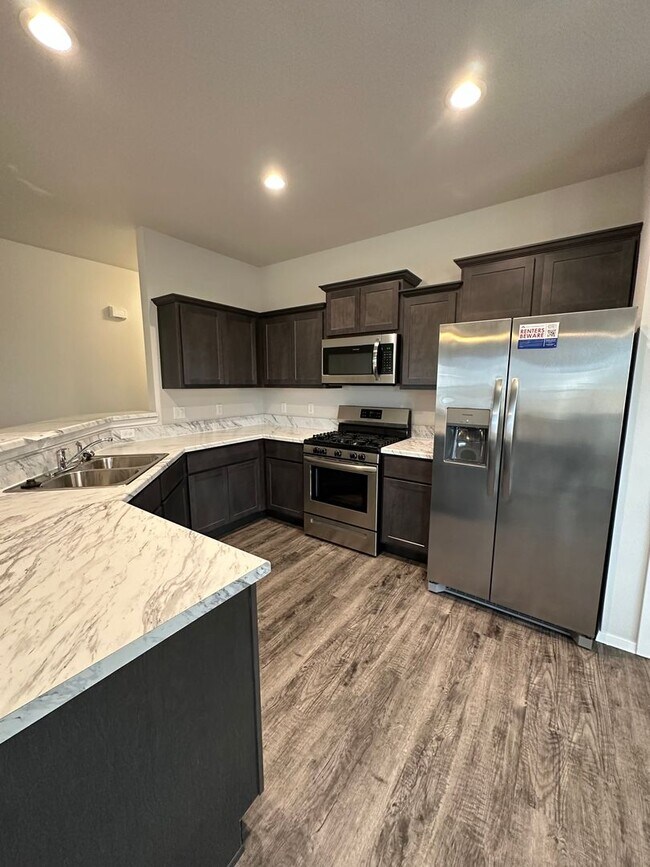Building Photo - *Pre-leasing* Three Bedroom | Two Bathroom...