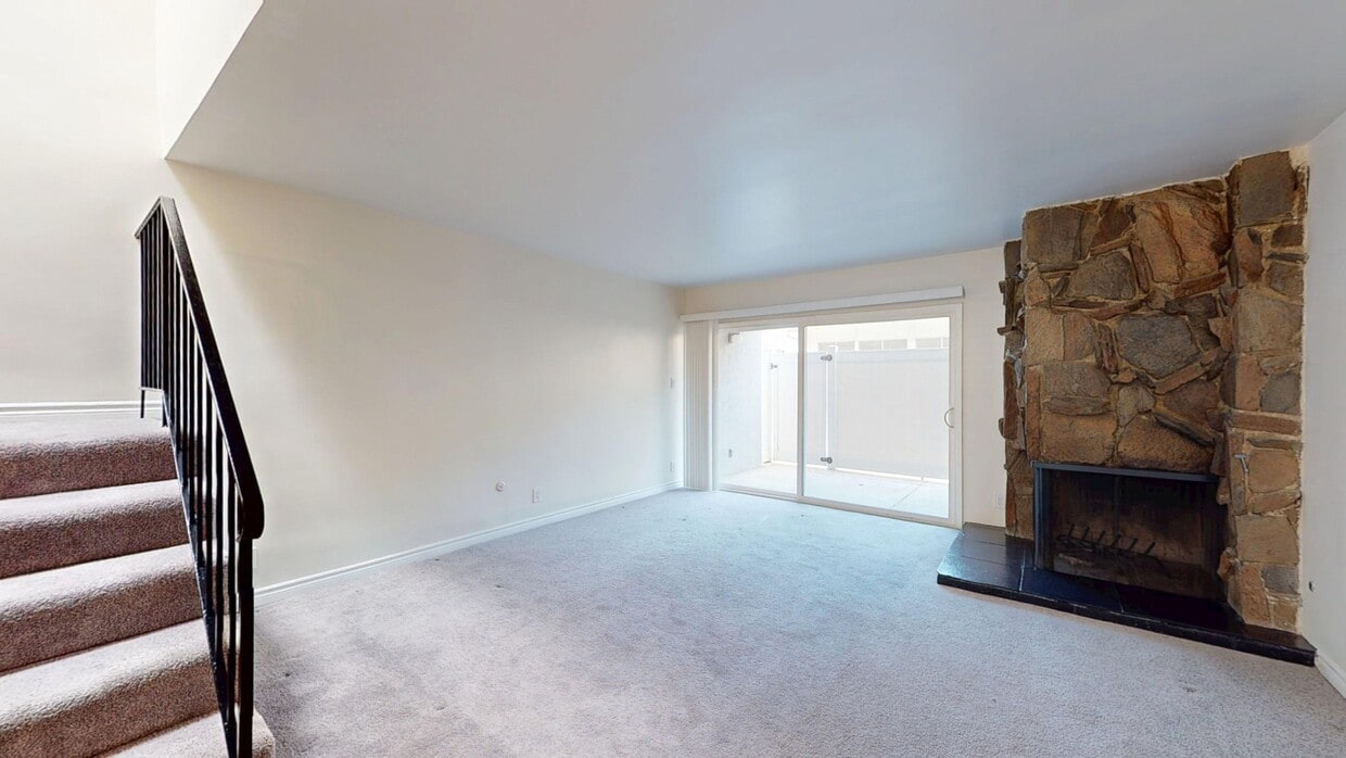 Primary Photo - Spacious & Updated 2-Bedroom Unit in Studi...