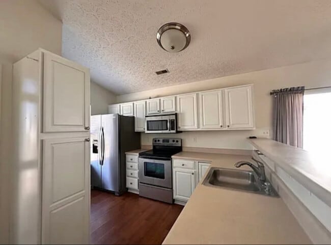 Building Photo - 2844 Sussex Pl Dr
