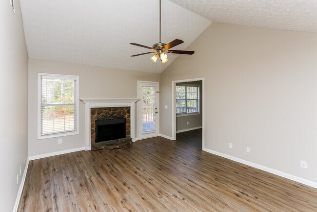 Foto del edificio - 816 Ruswood Rd