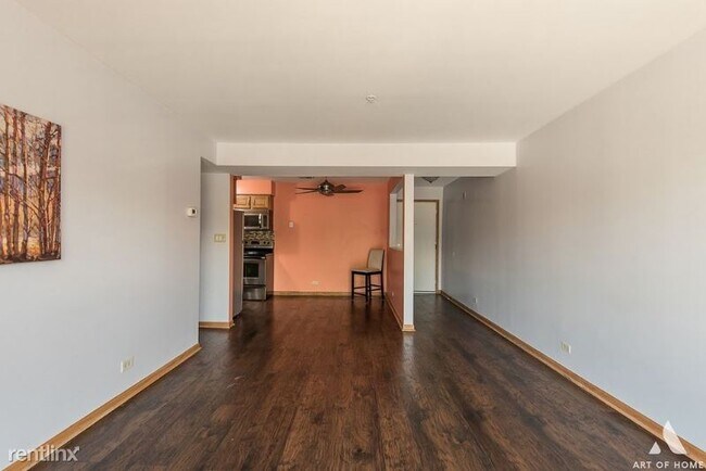 Building Photo - 9401 Melvina Ave