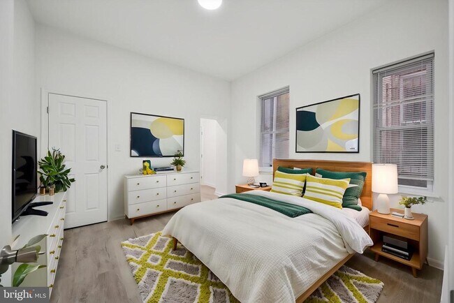 Building Photo - 1418 W Erie Ave