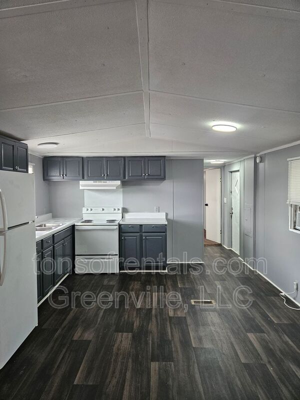 Building Photo - 301 True Temper Rd