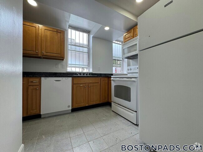 Building Photo - 32 Queensberry St