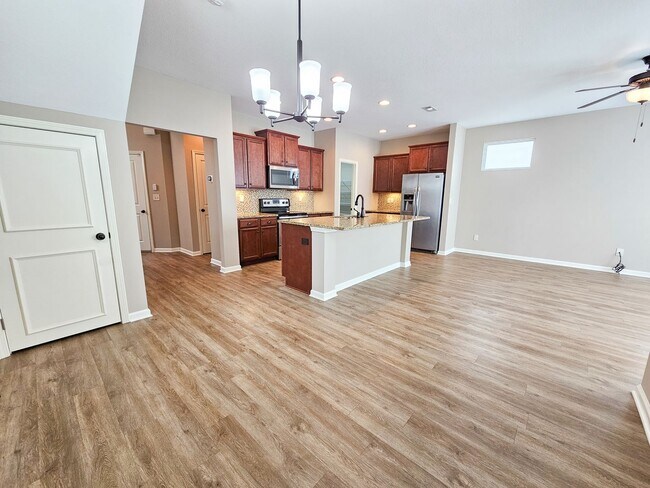 Building Photo - Knoxville 37932 - 3 bedroom, 2.5 bath home...