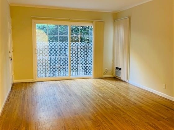 Interior Photo - 128 N Maple Street