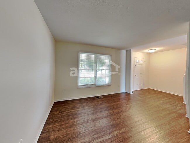 Building Photo - 5605 Stevens Dr