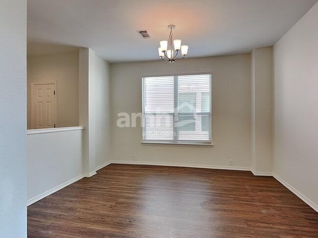 Foto del edificio - 26139 Flinton Dr