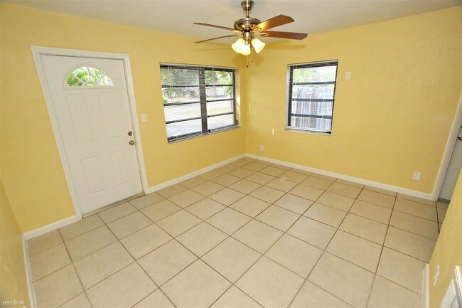 Building Photo - 2 br, 1 bath House - 2480 NE 12th Avenue