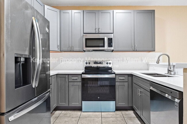 Building Photo - 4649 SW 75th Way