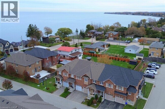 Photo du bâtiment - 45 Seabreeze Crescent