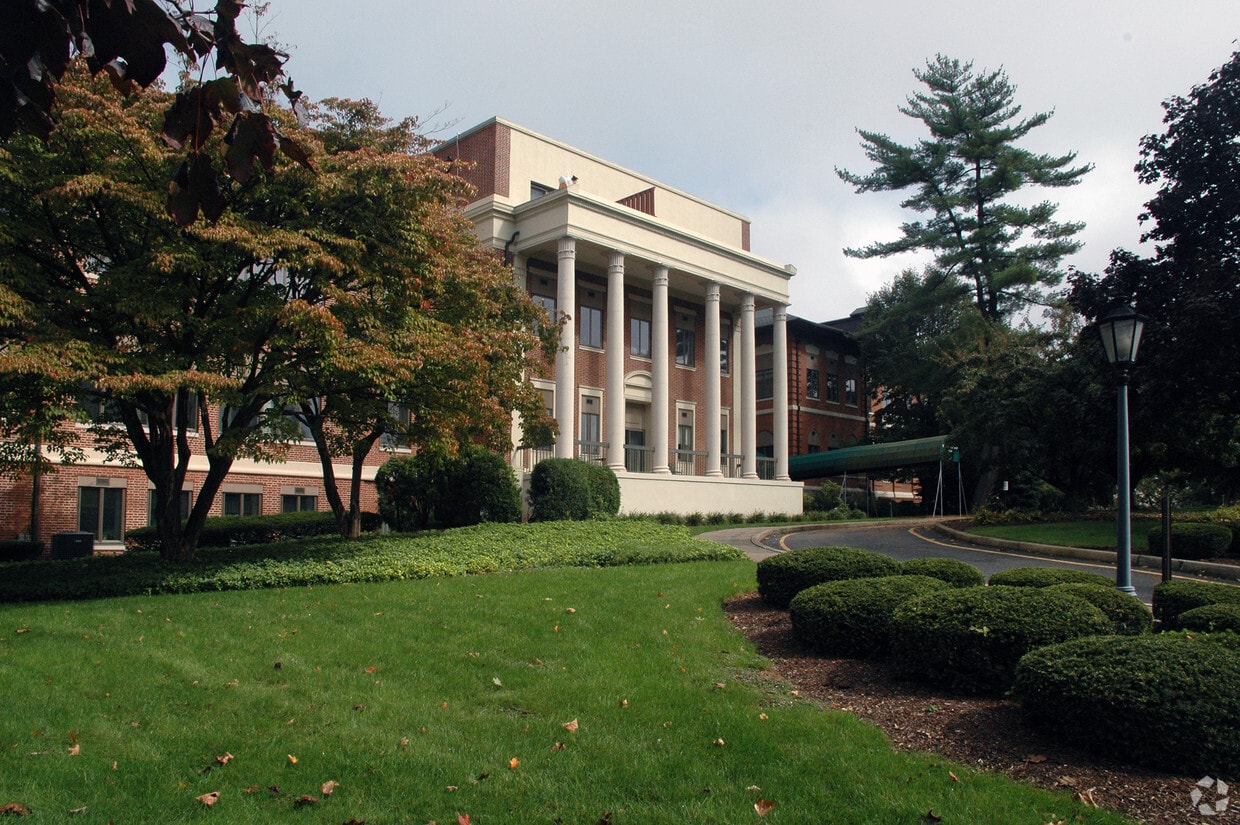 The Browning House Apartments in Tenafly, NJ