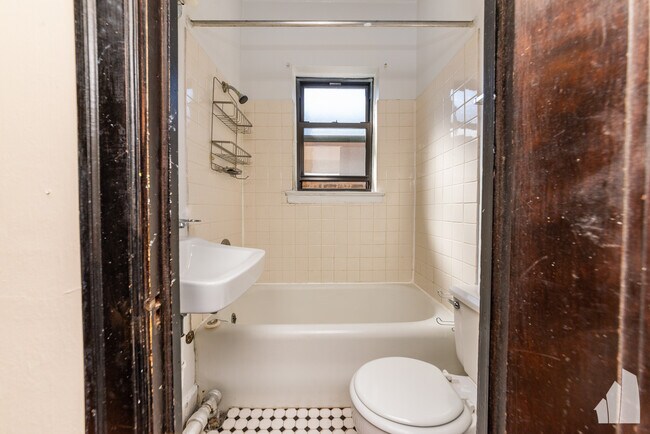 Foto del edificio - 956 W Cuyler Ave