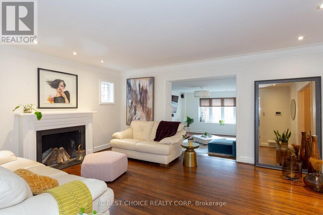 Building Photo - 39 Bessborough Dr