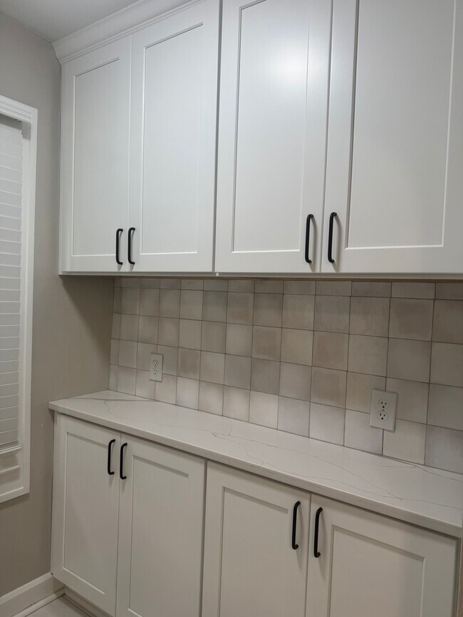 Foto del edificio - 6012 Carrollton Avenue