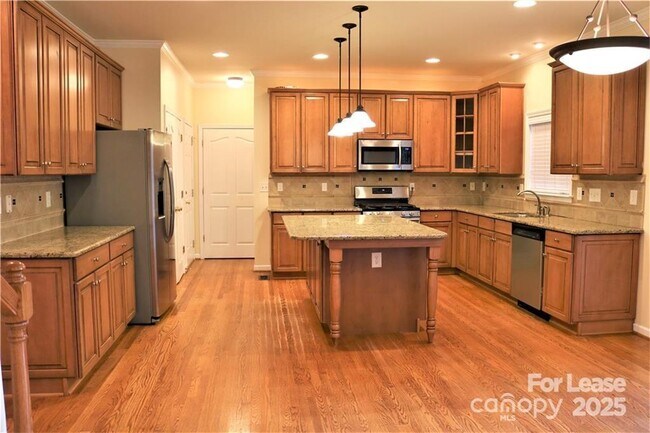 Foto del edificio - 913 Lillieshall Rd