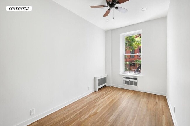 Building Photo - 259 W 12th St