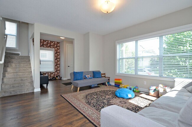 Foto del edificio - Beautiful 4-Bed 3-Bath Home in Minneapolis - Available 9/10!