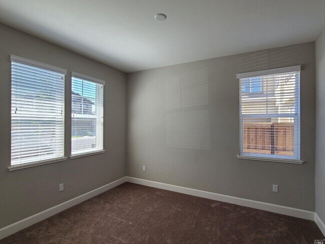 Foto del edificio - 348 Heron Way