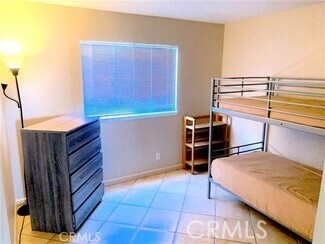 Foto del edificio - 1271 N Emogene St