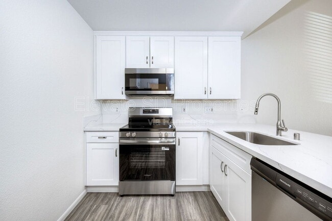 Foto del edificio - 9430 Winter Gdns Blvd