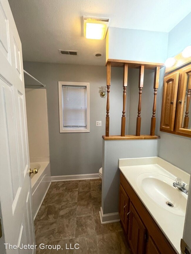 Building Photo - 2 br, 1 bath House - 3403 E Hovekamp Road