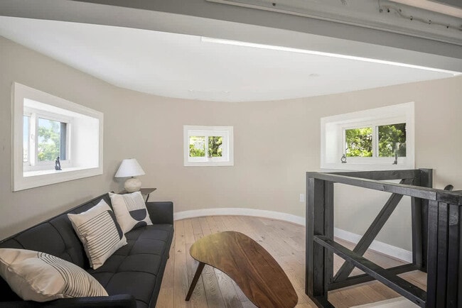 Foto del edificio - 45 Rhode Island Ave NE