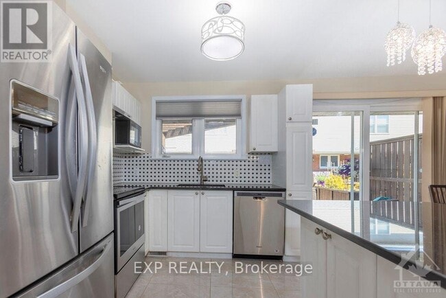 Photo du bâtiment - 259 Monterey Dr