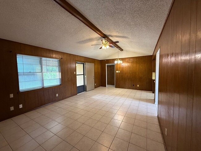 Building Photo - Charming 3 bedroom, 2 bathroom home near Kirby Park COMING SOON!