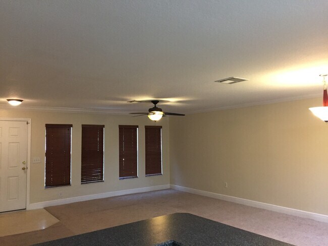 Foto del edificio - 3 bedroom townhouse in the desired Avalon Park