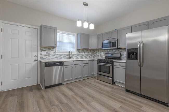 Foto del edificio - 255 Farrington Ave SE