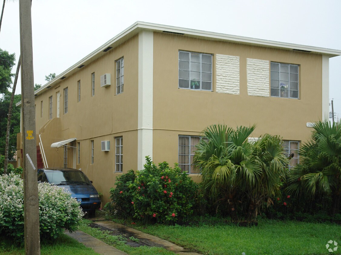Foto del edificio - 2141 SW 14th Ter
