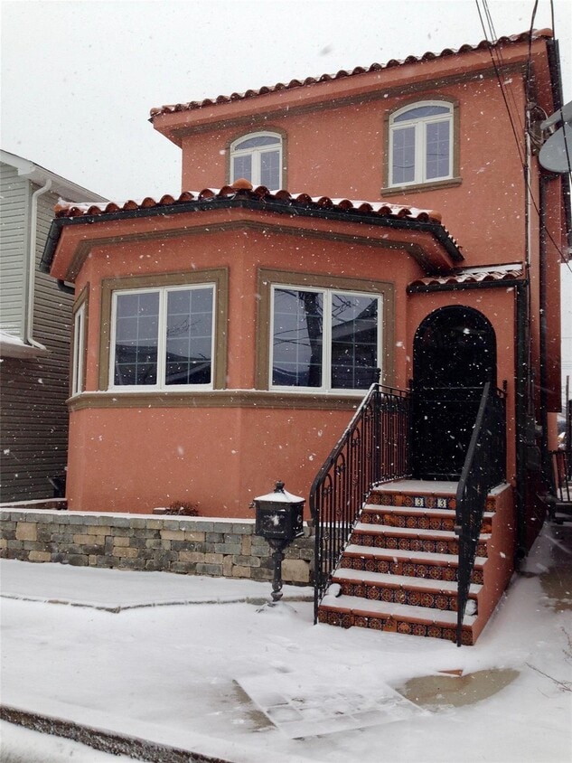 Primary Photo - 33 W 13th Rd