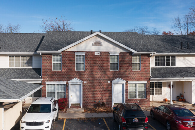 Foto del edificio - Village Green Townhomes