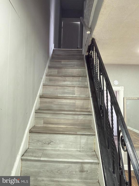 Foto del edificio - 249 E Oak St