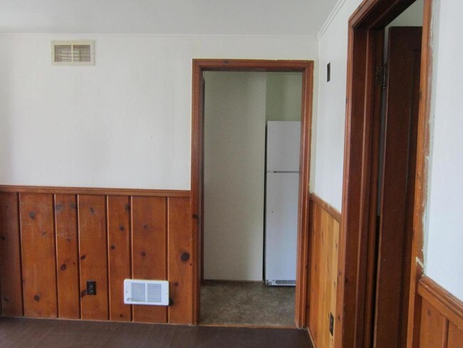 Building Photo - 142 Spencer Rd, #1