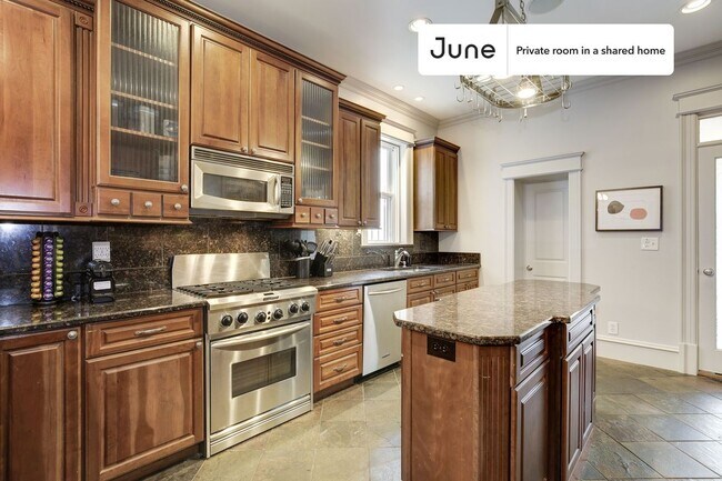 Foto del edificio - Room in Shared 4 bed/3 bath home